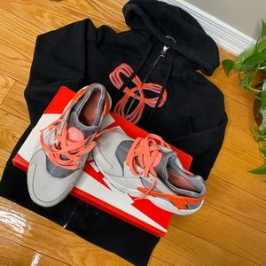 NIKE HURACHE & ARITZIA TNA SWEATER 2PC LOT